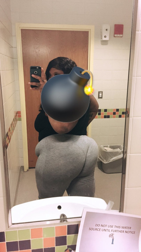 bigtsunami OnlyFans Leak 

 picture 2