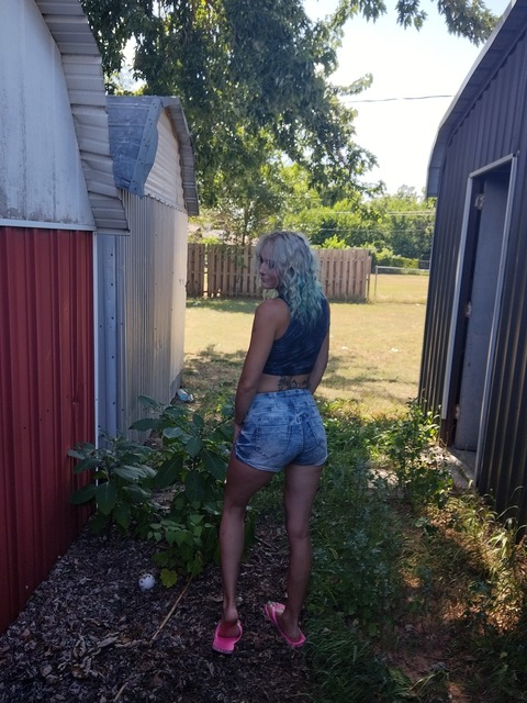 @bipolarbarbie94 leak Onlyfans photos free 

 picture 2