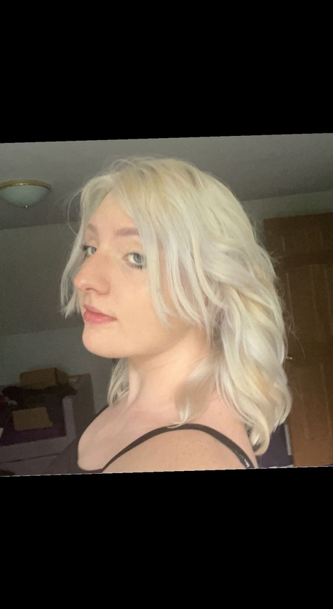 Onlyfans free content bitchyblondie69 

 picture 2