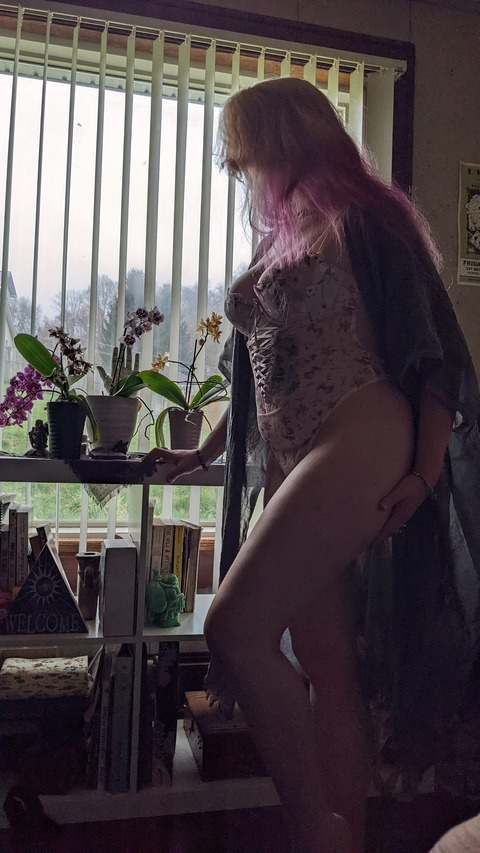 bizarrebeaute (Bizarre Beaute) OnlyFans content 

 picture 2