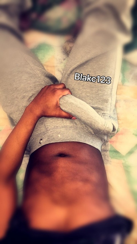 View blakc123 (blakc123) OnlyFans 229 Photos and 113 Videos leaks 

 picture 2