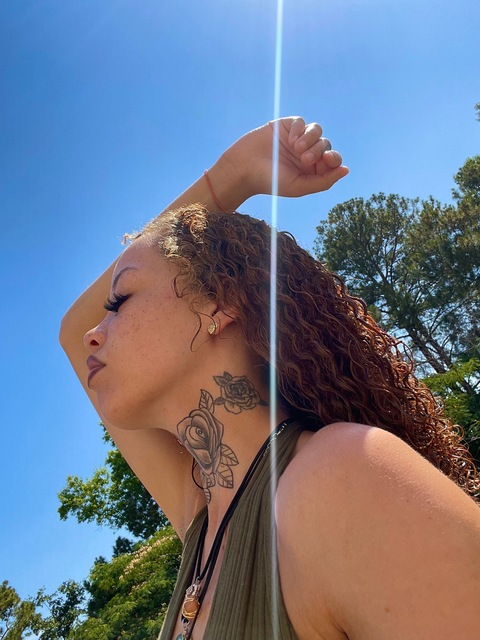 Onlyfans free content blindiiann 

 picture 2