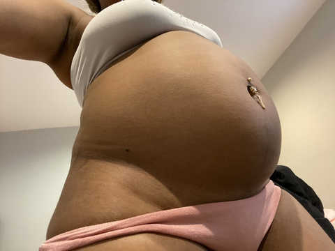 bloatedbellyqueen OnlyFans Leak 

 picture 2