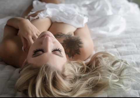 View blondekitten95 (Ali Cat 🎀) OnlyFans 41 Photos and 1 Videos gallery 

 picture 2