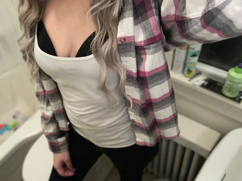 View blondemama12 (Blonde Mama) OnlyFans 32 Photos and 1 Videos leaks 

 picture 2