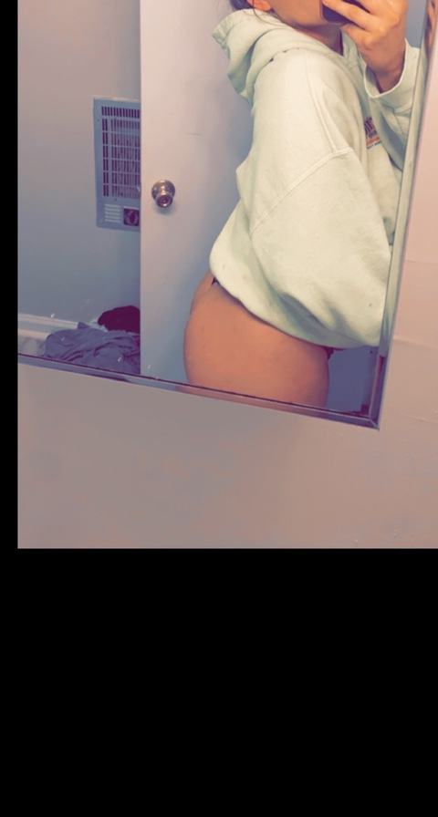 View blondenikkie (Ashlee) OnlyFans 10 Photos and 0 Videos gallery 

 picture 2
