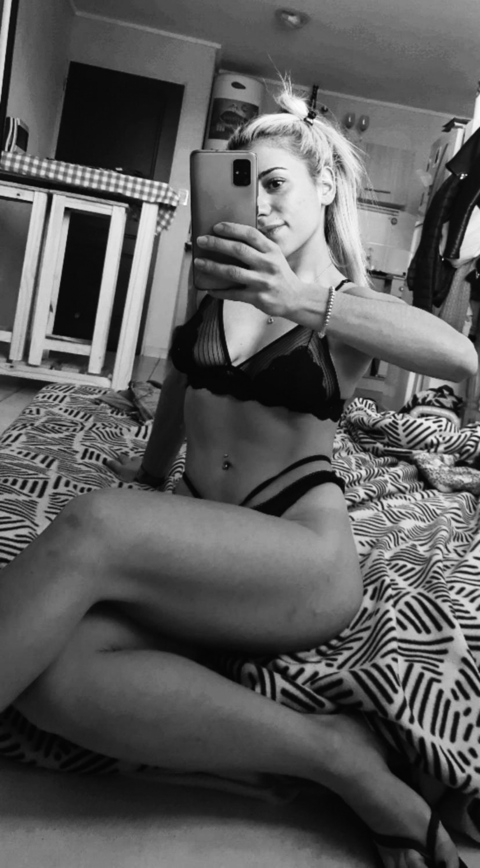 Download blondeonfiree OnlyFans content for free 

 picture 2