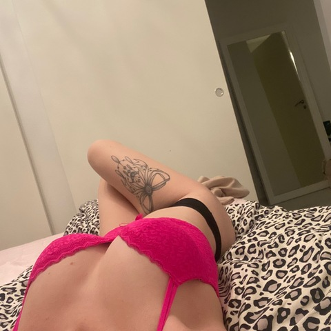 View blondyqueeen OnlyFans content for free 

 picture 2