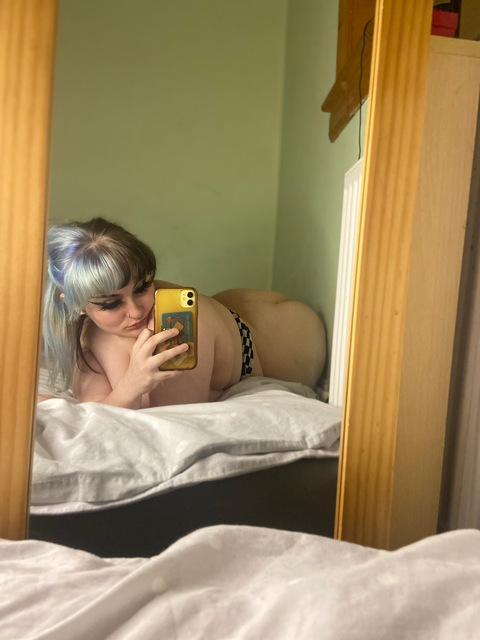 blooberrybitch OnlyFans Leaks 

 picture 2