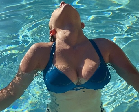 blue_eyezz26 (Blue_eyezz26) OnlyFans content 

 picture 2