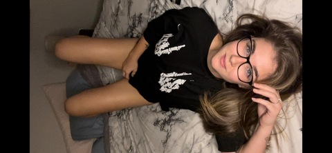 View blueeyedmisfit OnlyFans content for free 

 picture 2