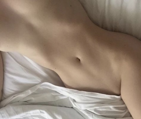 View bluevelvetnsfw (GROUP dick rate 🍆💦) OnlyFans 343 Photos and 102 Videos leaked 

 picture 2