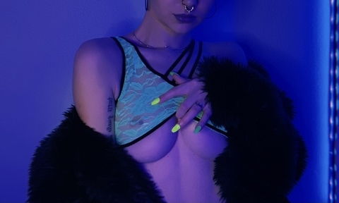 View bodymodbabx (Clara Holly) OnlyFans 3016 Photos and 60 Videos leaks 

 picture 2
