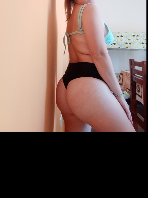 bom202200 OnlyFans Leak 

 picture 2