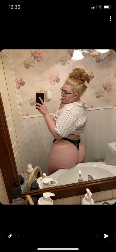 bootyb1tch OnlyFans Leak (0 Photos and 0 Videos) 

 picture 2