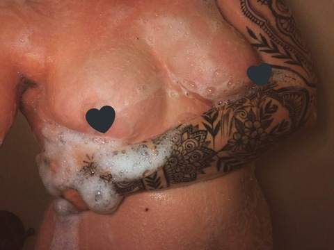 View Becca (bootym4ster) OnlyFans 78 Photos and 12 Videos gallery 

 picture 2