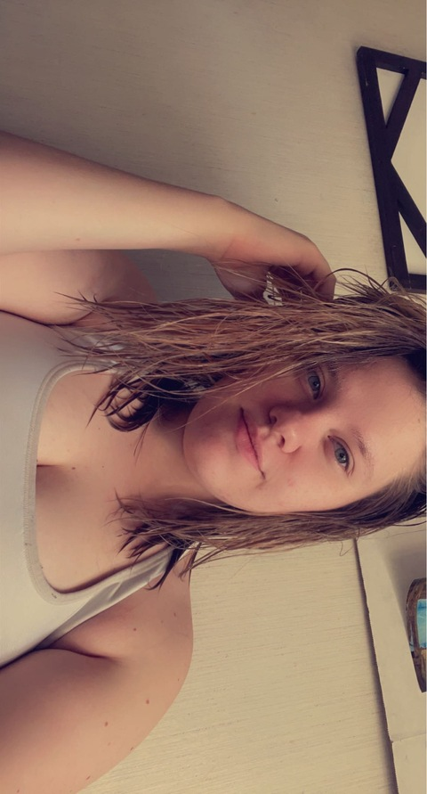brattygirl325 OnlyFans Leak 

 picture 2