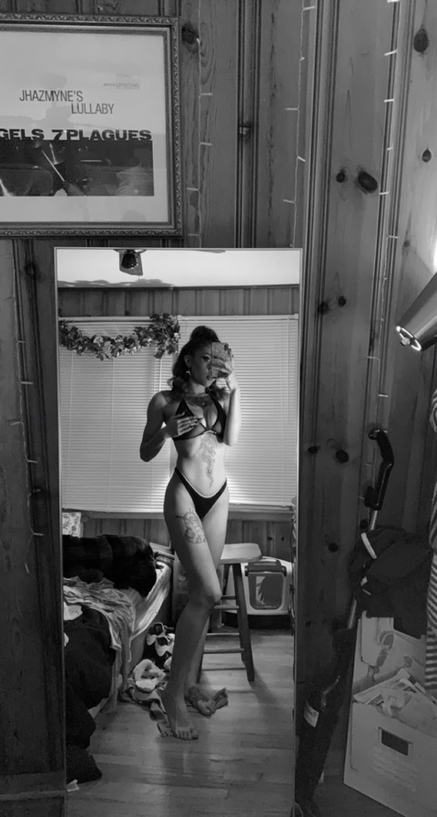 brattyjhazzy OnlyFans Leaked 

 picture 2