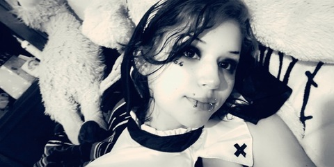 Onlyfans leaks brattyyflowerr 

 picture 2