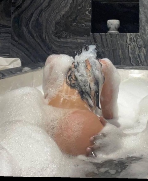bratzzcakes OnlyFans Leaked (63 Photos and 44 Videos) 

 picture 2