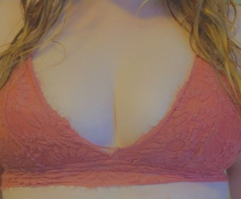 View breezybb98 (BreezyBB) OnlyFans 4 Photos and 0 Videos leaks 

 picture 2