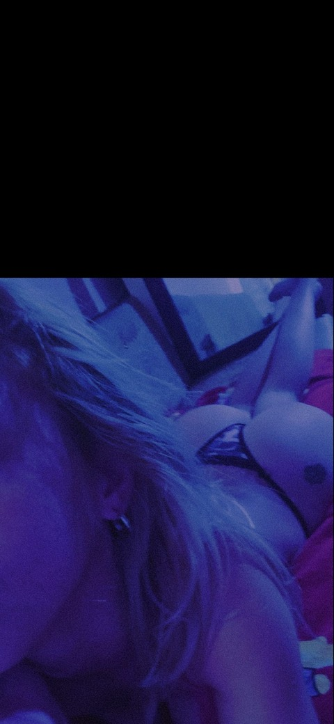 @brenyamii leaks Onlyfans photos free 

 picture 2