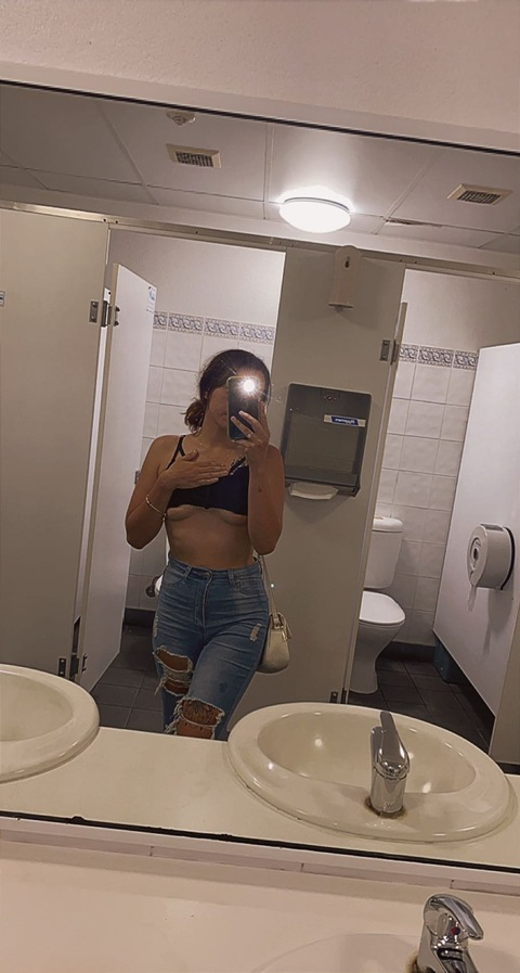 briannamuckan19 OnlyFans Leak 

 picture 2