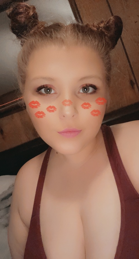 View brittkitt1799 OnlyFans content for free 

 picture 2