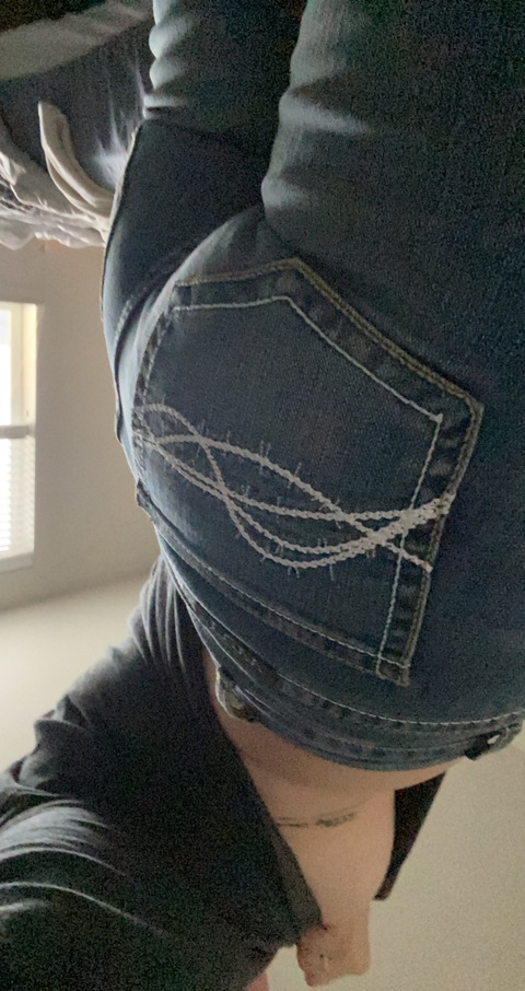 brokecollegegirl13 OnlyFans Leaks 

 picture 2