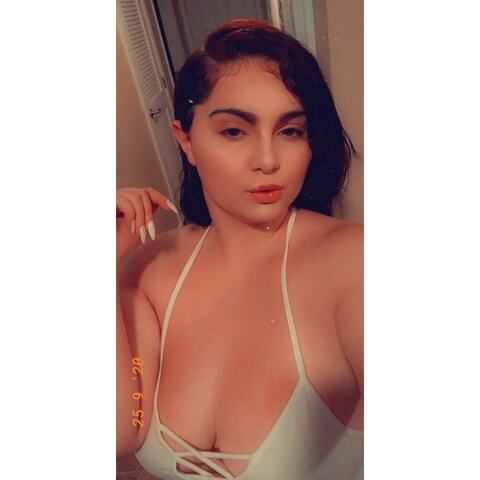 View brontenoelle_xo OnlyFans content for free 

 picture 2