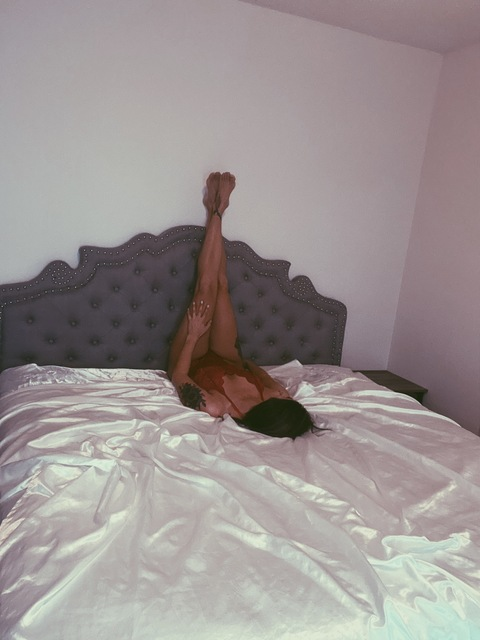 View brunettemamababe OnlyFans content for free 

 picture 2