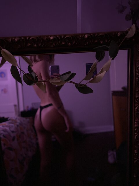 @bumbl3b00ty leak Onlyfans videos and photos free 

 picture 2