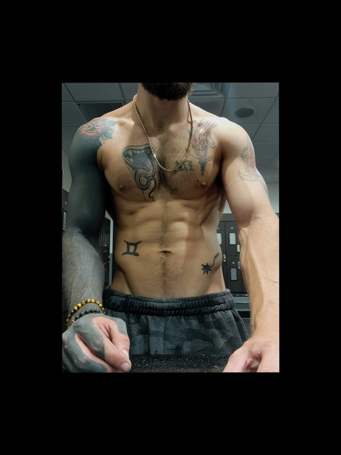View butter-daddy (ButterDaddy) OnlyFans 102 Photos and 9 Videos gallery 

 picture 2
