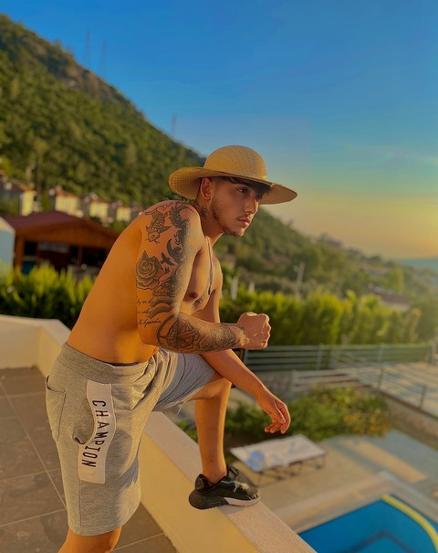 Download byzeze OnlyFans videos and photos free 

 picture 2