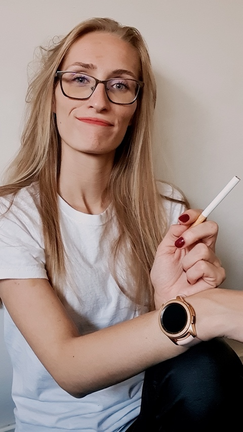 c_the_smokeyside (Chloe Kiycke) OnlyFans Leaked Videos and Pictures 

 picture 2