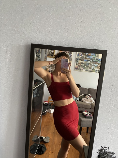 caecilia.m OnlyFans Leaks 

 picture 2