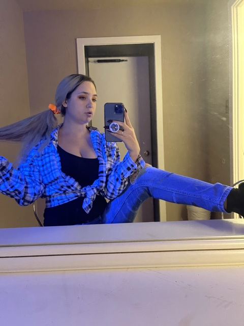 cakelillo OnlyFans Leak (65 Photos and 18 Videos) 

 picture 2