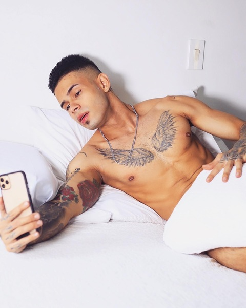 camilonly_s OnlyFans Leaks 

 picture 2