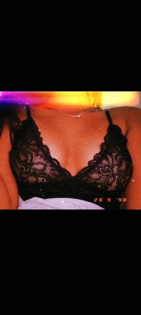 camilove3 OnlyFans Leaks 

 picture 2