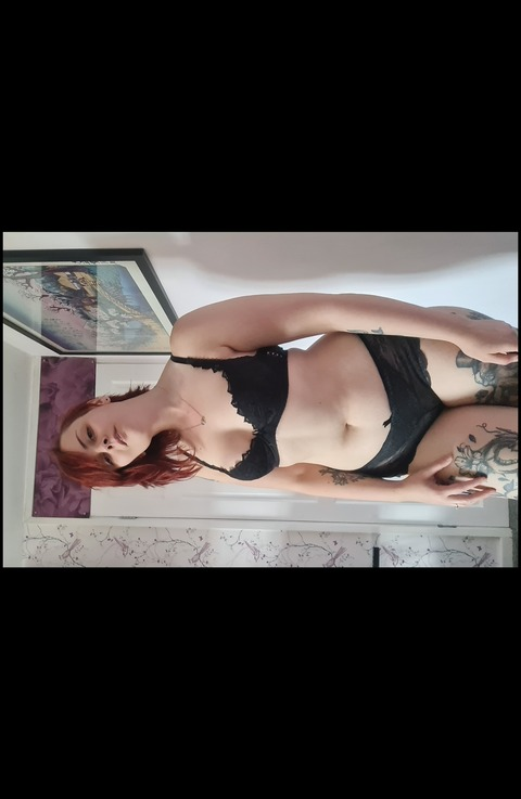 captaincleo OnlyFans Leak 

 picture 2