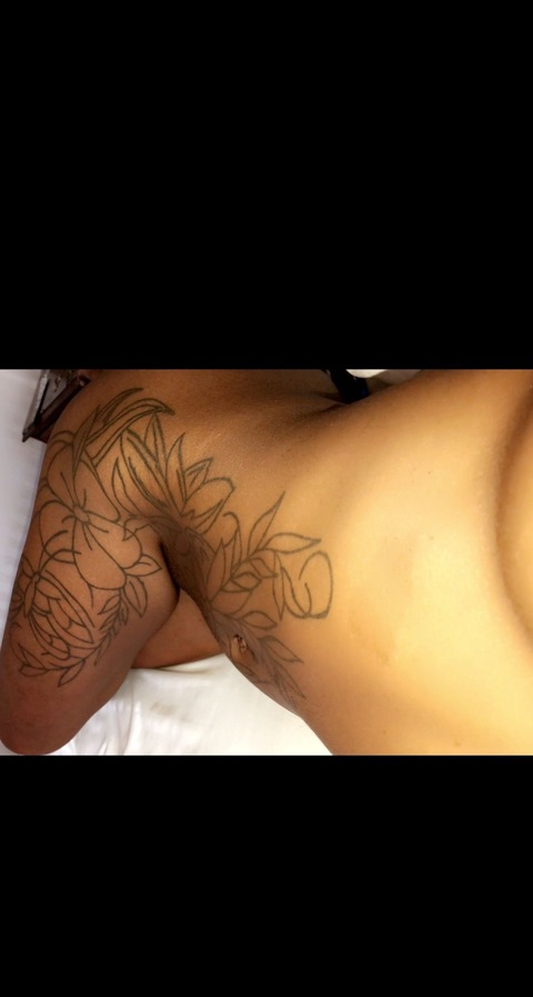 caramelkayxo OnlyFans Leak (20 Photos and 7 Videos) 

 picture 2