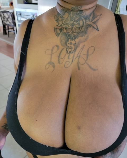 caramelrozaye OnlyFans Leaked (47 Photos and 33 Videos) 

 picture 2
