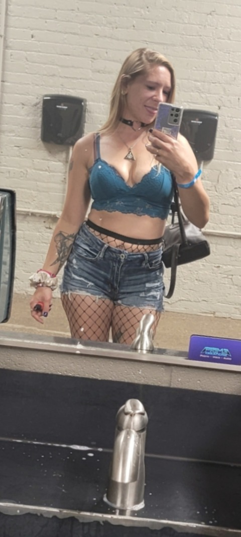 View carieiam OnlyFans content for free 

 picture 2