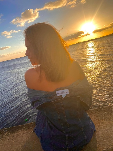 carinamariec OnlyFans Leaked (40 Photos and 11 Videos) 

 picture 2
