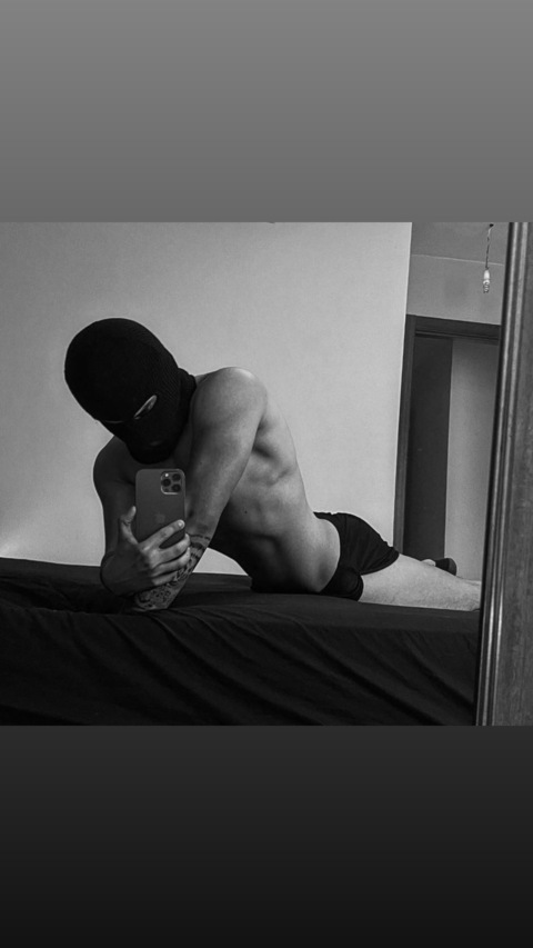 View carlos_c_camposfox OnlyFans content for free 

 picture 2