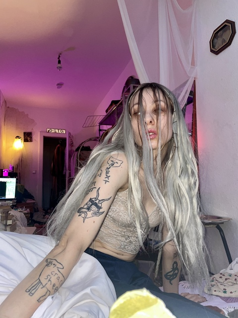 Onlyfans leak carollove 

 picture 2