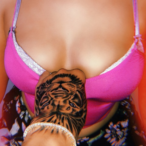 Onlyfans leak cashamonroe 

 picture 2