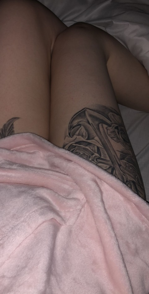 View Cassie (cassiedev10) OnlyFans 5 Photos and 0 Videos for free 

 picture 2