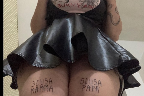 View cassiezx (Cassie 🥀) OnlyFans 30 Photos and 2 Videos for free 

 picture 2
