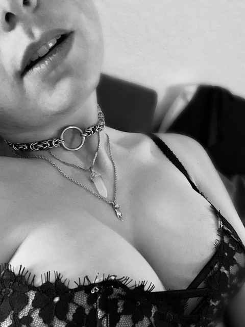 catlytt (Catlytt Black) free OnlyFans Leaked Videos and Pictures 

 picture 2